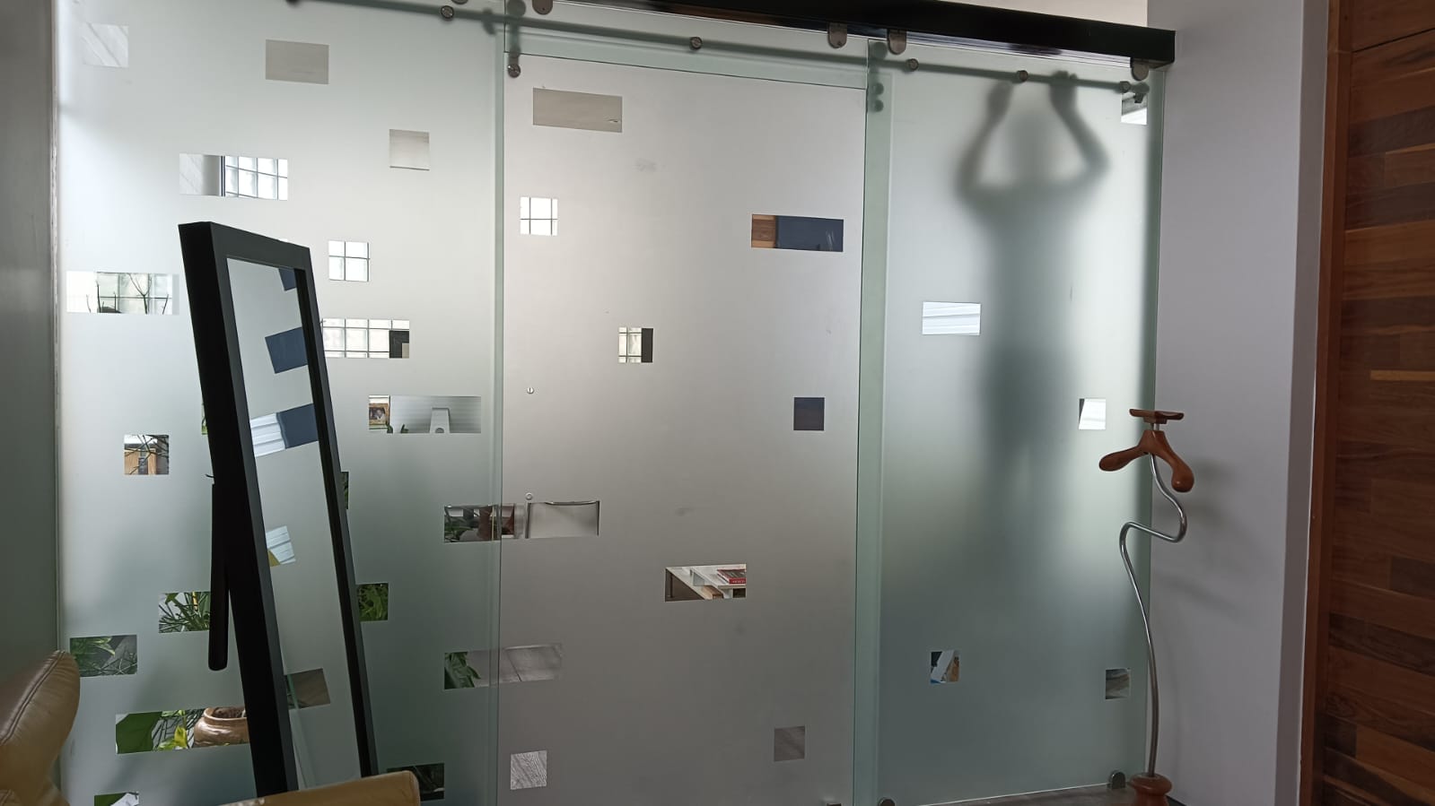 Frente de baño esmerilado para hotel en Playa del Carmen